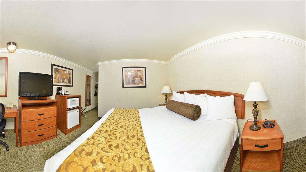Best Western Holiday Hotel Coos Bay Exterior photo