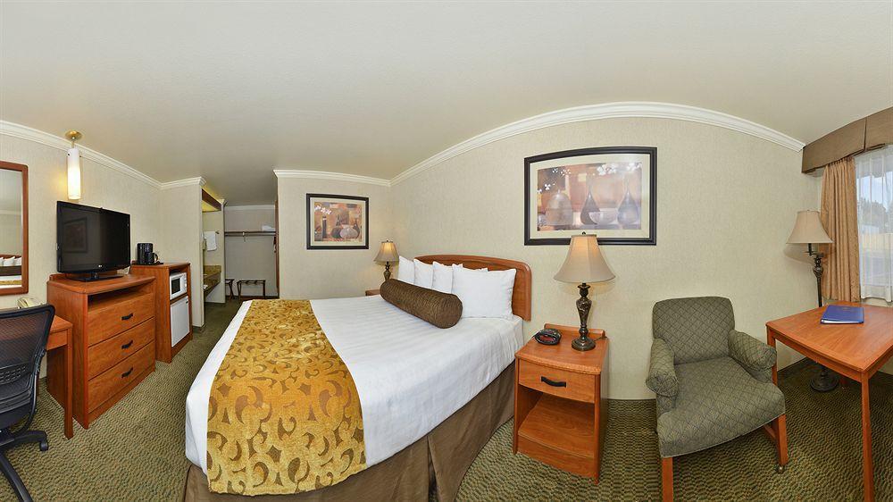 Best Western Holiday Hotel Coos Bay Exterior photo