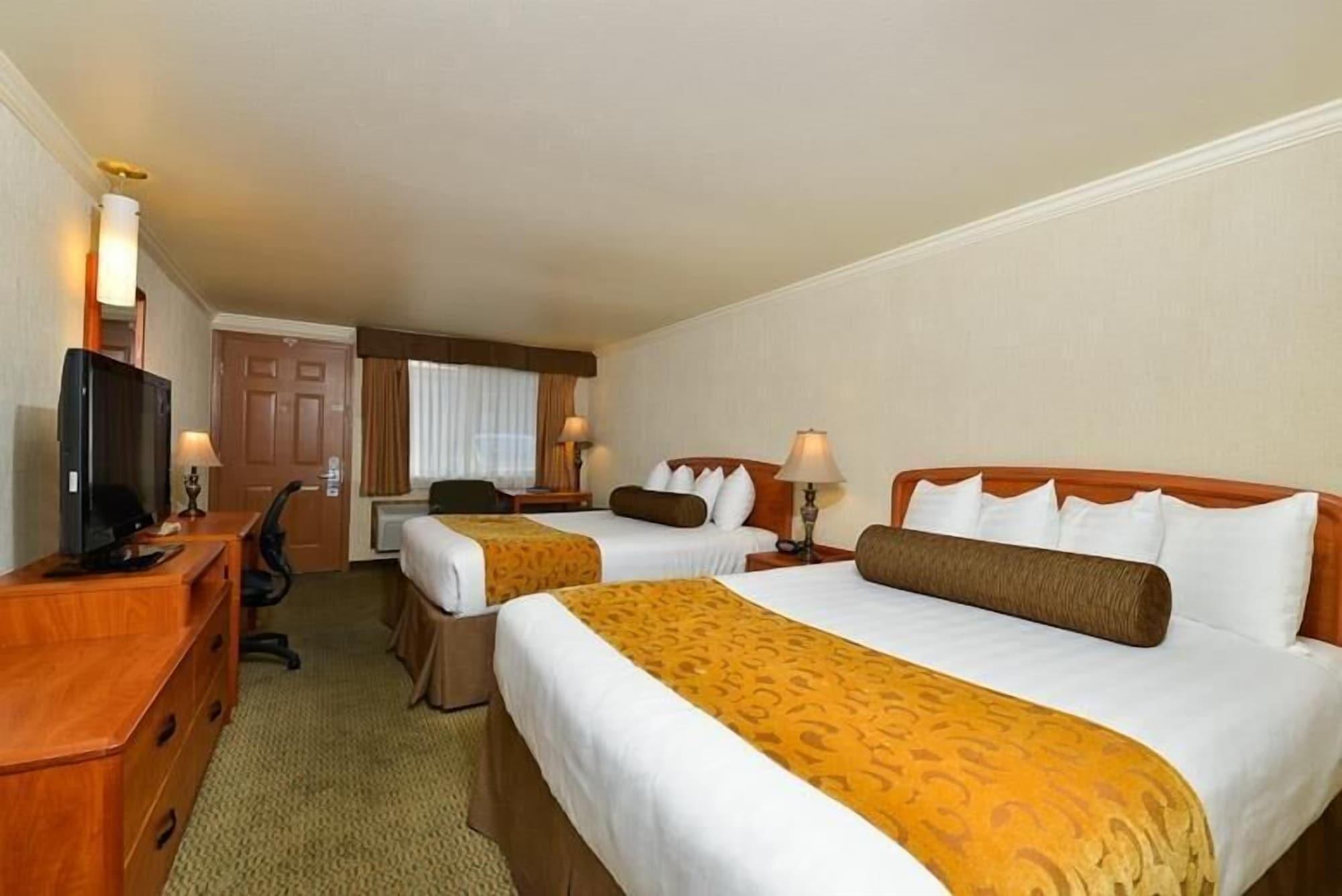 Best Western Holiday Hotel Coos Bay Exterior photo