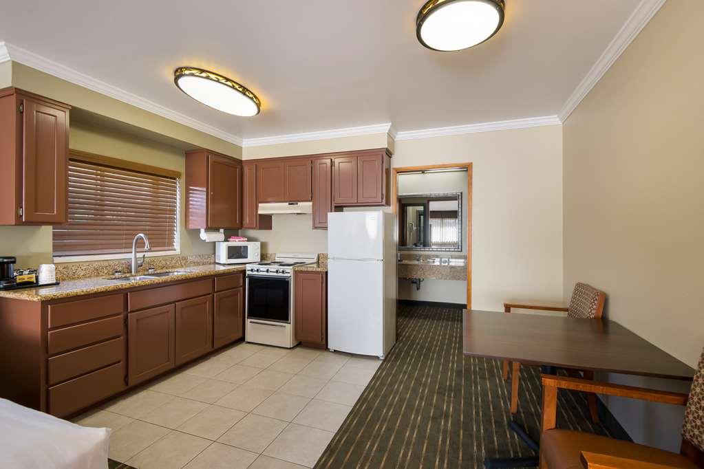 Best Western Holiday Hotel Coos Bay Room photo