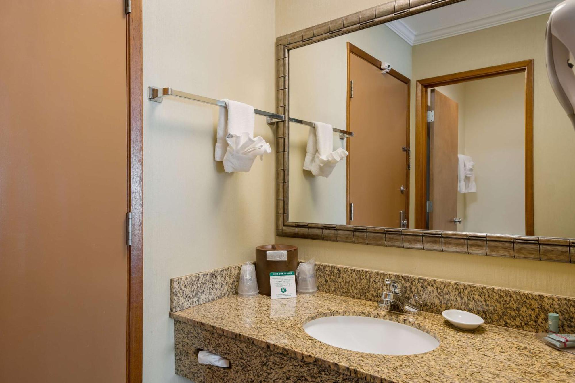 Best Western Holiday Hotel Coos Bay Exterior photo