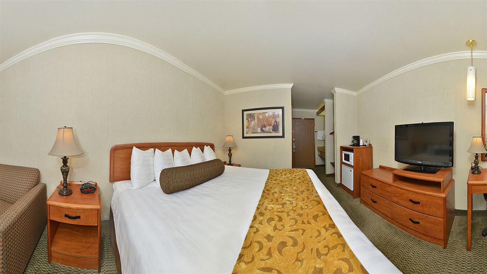 Best Western Holiday Hotel Coos Bay Exterior photo